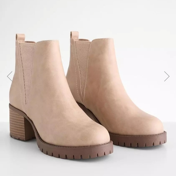 MIA Lylith Chelsea Lug Ankle Boot - Picture 1 of 6